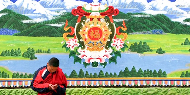 Tiongkok Memblokir <i>Domba Tibet</i> yang Populer