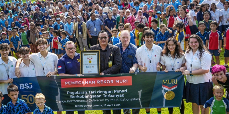 British School Jakarta (BSJ) menerima penghargaan rekor dari Museum Rekor Dunia Indonesia (MURI)/Ist