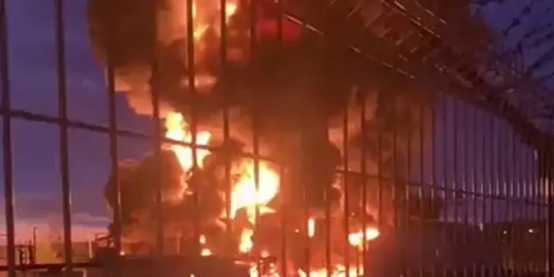 Depot Minyak Rusia Terbakar Diserang Drone Ukraina