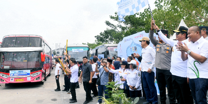 Pj Gubernur Lepas 66 Bus Pengangkut 2.500 Pemudik Gratis di Sumut