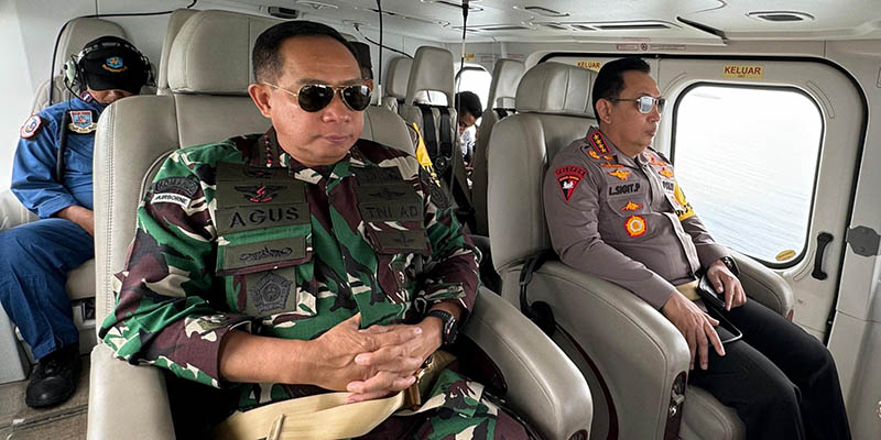Kapolri-Panglima TNI Kompak Cek Kesiapan Mudik di Pelabuhan Gilimanuk dari Udara