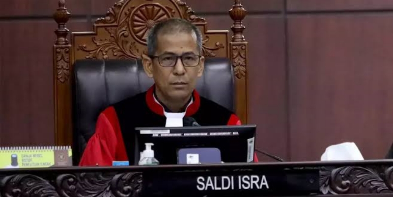 Hakim MK Pertanyakan Alasan Jokowi Rajin Bagikan Bansos di Jateng