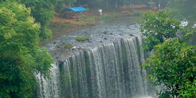 Pelancong Libur Lebaran Ramai Kunjungi Air Terjun Temam Lubuklinggau