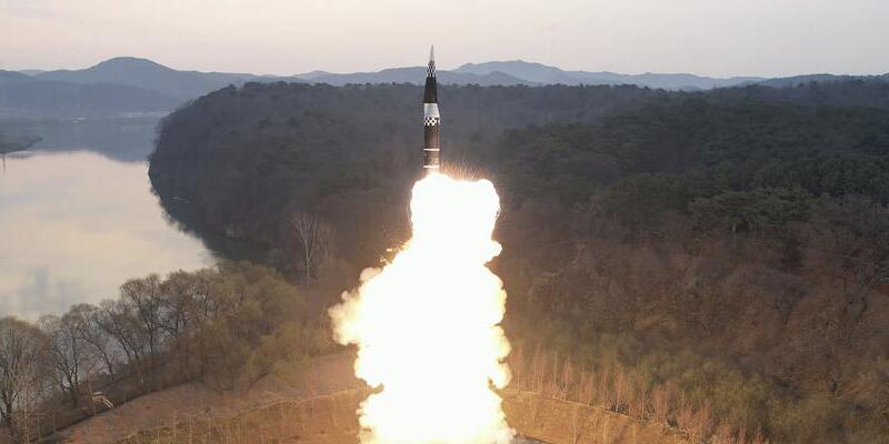Korea Utara Uji Coba Rudal Hipersonik Baru