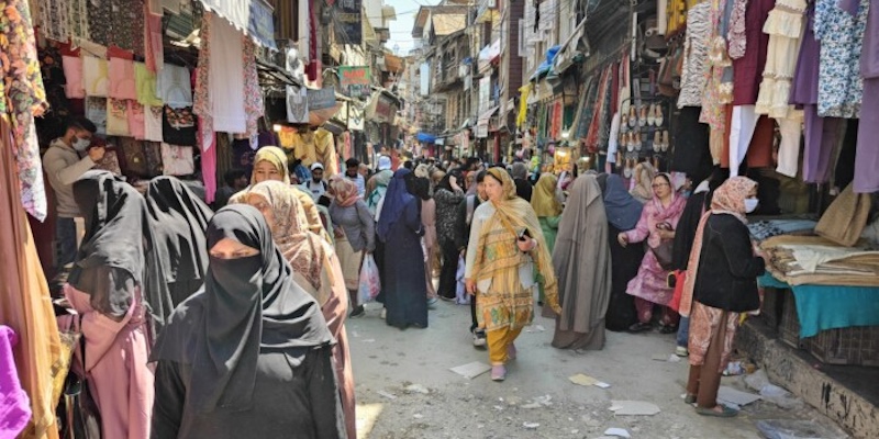 Pasar Tradisional Kashmir Sambut Idul Fitri dengan Kemegahan