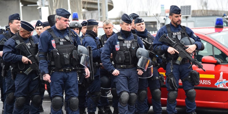 Prancis Kerahkan Ribuan Polisi untuk Atasi Kerusuhan di Kaledonia Baru