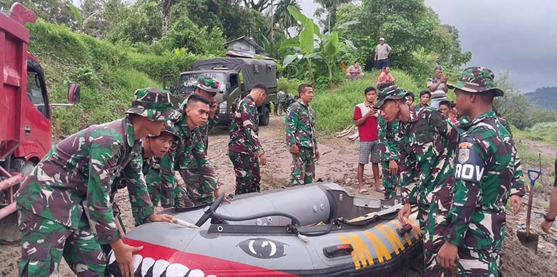 TNI AL Terjunkan Tim SAR ke Lokasi Bencana di Sumbar