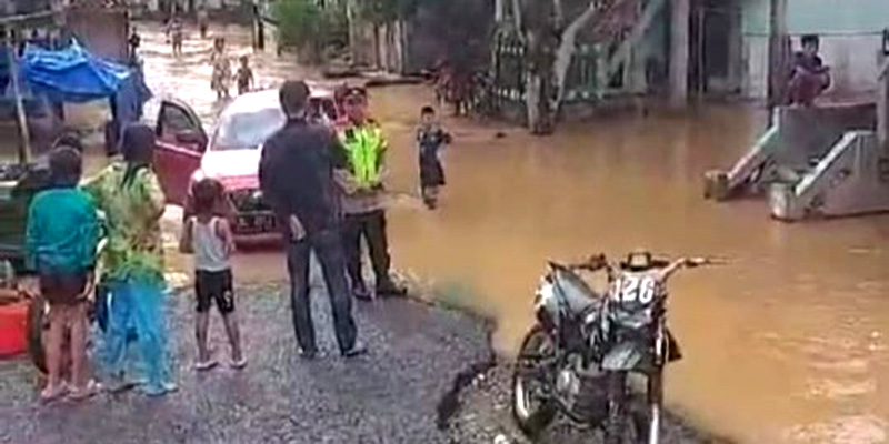Banjir di OKU Lumpuhkan Aktivitas Warga