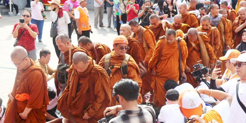 Bhikkhu Thudong Menuju Borobudur