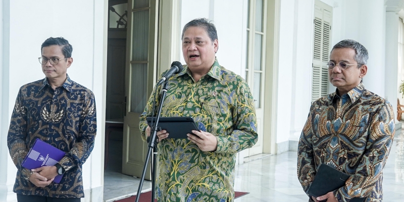 Airlangga Dampingi Jokowi Bertemu Sekjen OECD di Istana Bogor