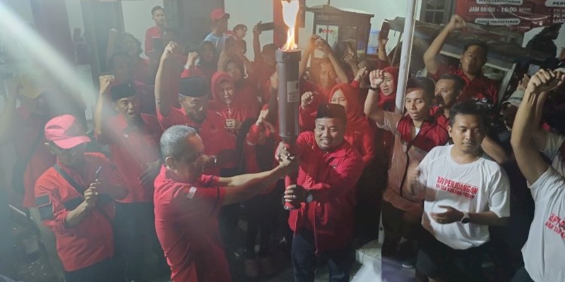 Obor Api Abadi Mrapen untuk Rakernas IV PDIP Tiba di Batang