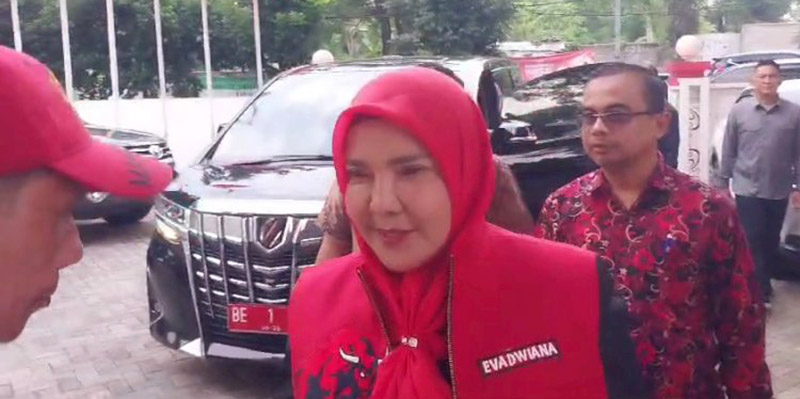 Bawaslu Bandar Lampung Akan Kaji Tindakan Eva Dwiana Pakai Mobil Dinas ke PDIP