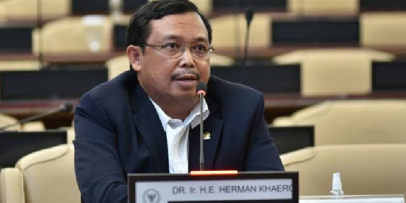 Rugi Triliunan Rupiah, Komisi VI DPR RI Dorong Evaluasi Menyeluruh Kimia Farma