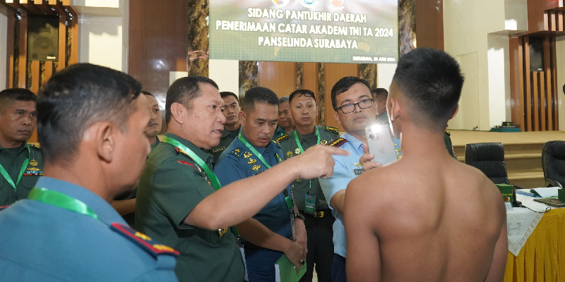 Mayjen TNI Rafael Granada Baay Tegaskan Seleksi Catar Akademi TNI Daerah Surabaya Objektif dan Transparan