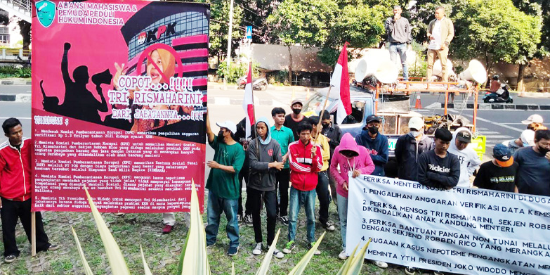 Demo di KPK, Amppuh Minta Mensos Tri Rismaharini Diperiksa