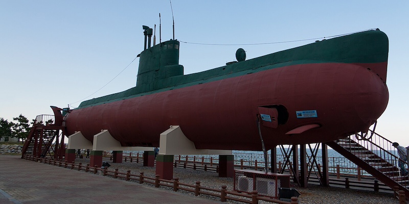 Empat Bayangan Rembulan di Gangneung dan Penyusupan Kapal Selam Korea Utara