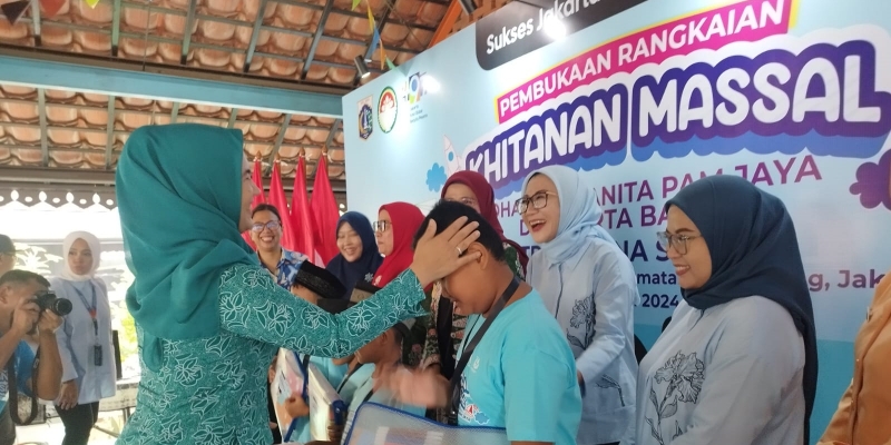 Khitanan Massal Dharma Wanita PAM Jaya Diikuti 497 Anak