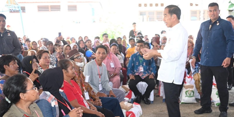 Jokowi Mau Berikan Bansos Beras Sampai Desember 2024
