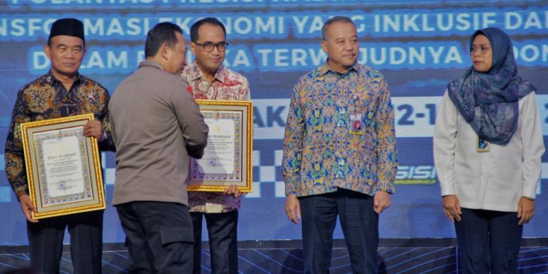 Kemenhub Terima Penghargaan Kolaborasi Aktif Arus Mudik Lebaran dari Polri