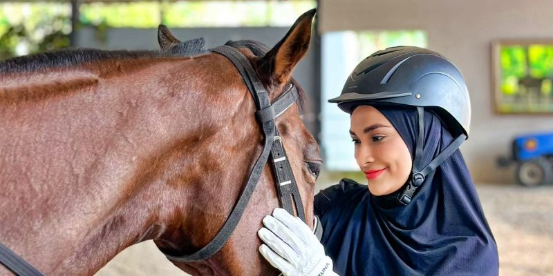 Lolos ke Senayan, Putri Zulhas Tambah Rutinitas dengan Latihan Berkuda