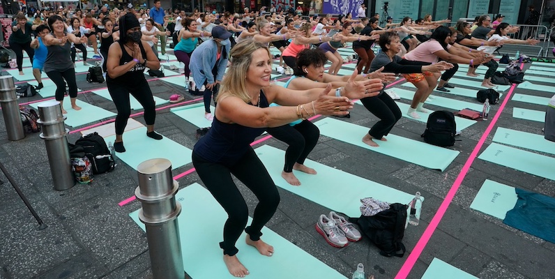 Ribuan Orang di Seluruh Dunia Rayakan Yoga Day 2024