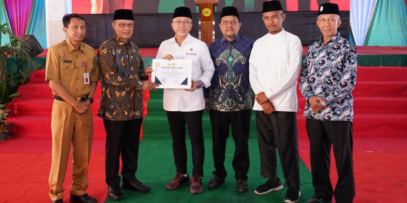 Bersama Haidar Nasir, Zulkifli Hasan Resmikan Gedung Baru di Umri