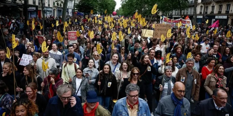Ribuan Warga Prancis Tolak Kemenangan Partai Sayap Kanan