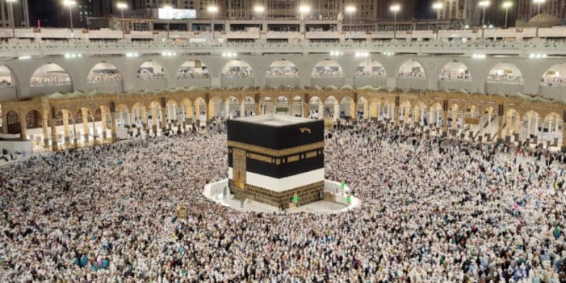 DPR Desak Izin Travel Haji dan Umrah Nakal Dicabut