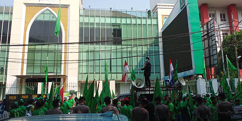 Puluhan Kader Pendukung Mardiono Geruduk Kantor PPP