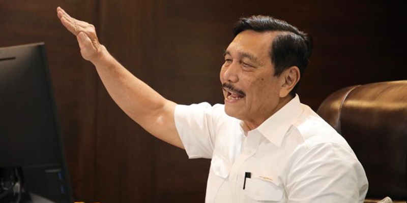 Luhut Tegaskan Pengenaan Bea Masuk 200 Persen Tidak Hanya untuk Produk China