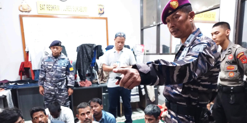 TNI AL Sergap Speed Boat Bermuatan 28 Imigran Gelap