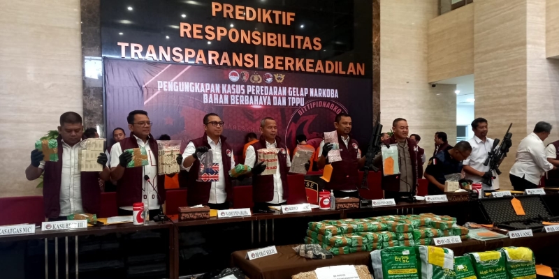 Bareskrim Ciduk Pengedar Obat Perangsang Seks Sesama Jenis