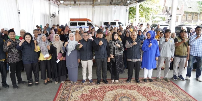 Prof Yulius Berangkatkan Umrah Anak Korban Banjir Hafal Surat As-Sajdah