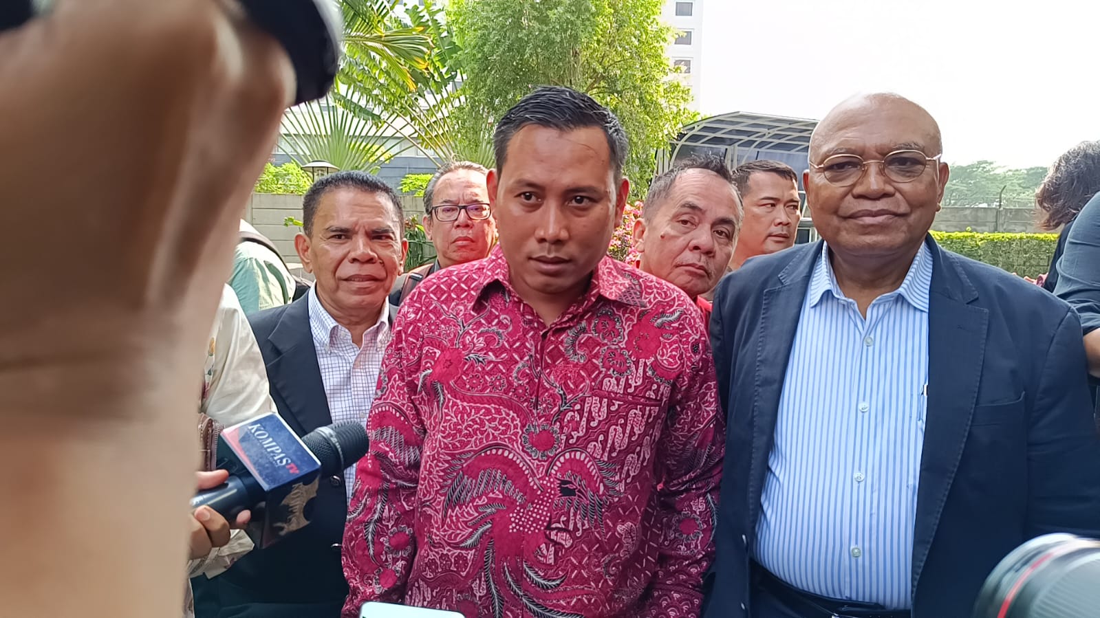 KPK Cegah Staf Hasto hingga Pengacara PDIP Pergi ke Luar Negeri