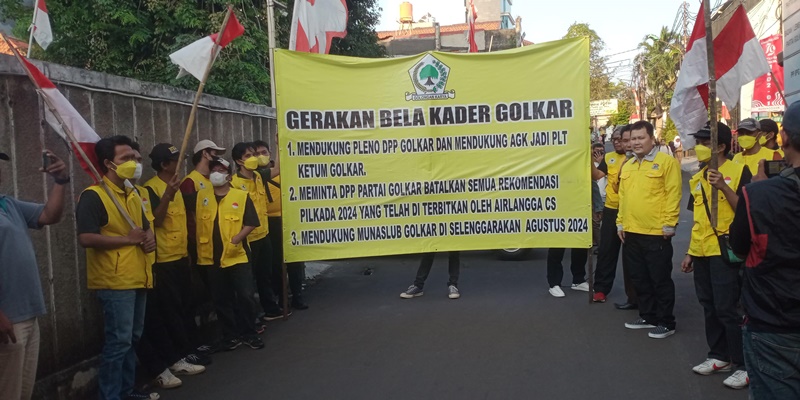 Hanya Belasan Kader Golkar yang Demo Dorong AGK