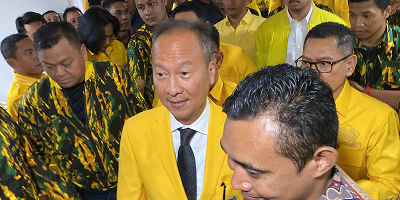 Soal Jokowi Bakal jadi Dewan Pembina dan Ada Ketua Harian, Begini Jawaban Plt Ketum Golkar