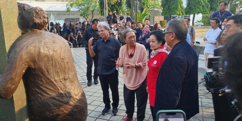 Megawati dan Patung Pejuang HAM