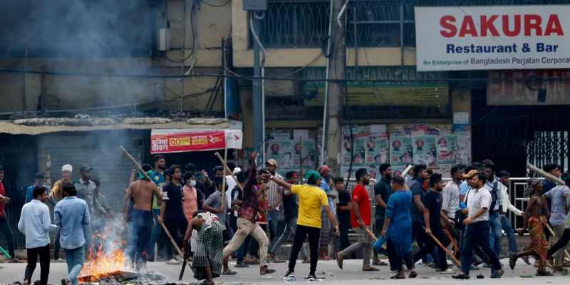 Demonstran Anti Sheikh Hasina Bentrok dengan Polisi, 27 Tewas