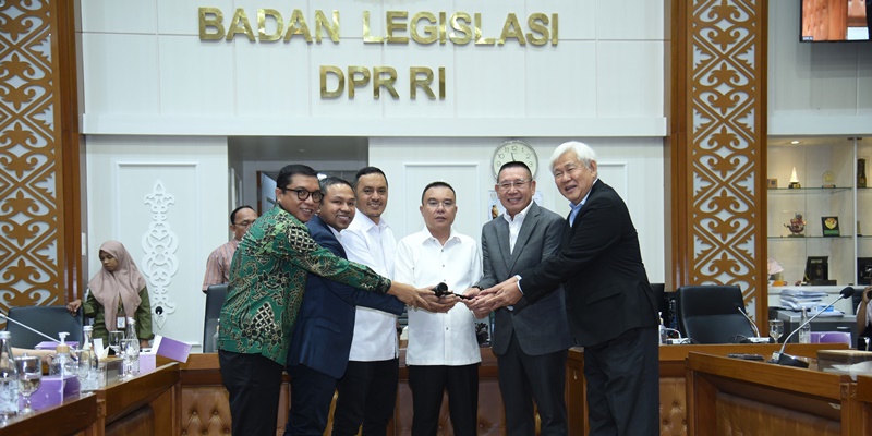 Wihadi Wiyanto Resmi Jabat Ketua Baleg DPR