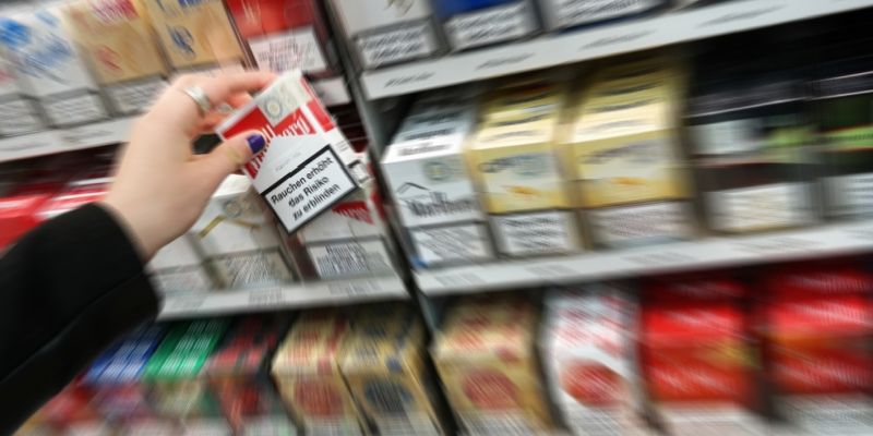 Pedagang Kecil Protes PP Kesehatan Larang Penjualan Rokok Eceran