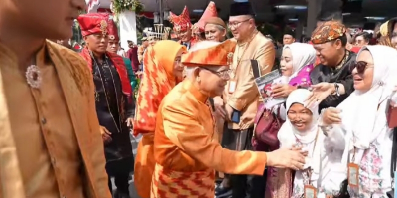 Maruf Amin dan Gibran Kompak Upacara di Istana Jakarta