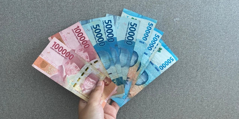 Rupiah Bersinar ke Level Rp15.550 per Dolar AS