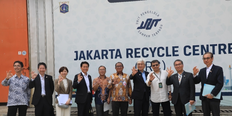 Parlemen Jepang Terkesan Pengelolaan Sampah di Jakarta