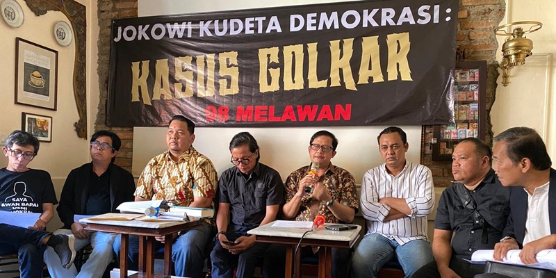 Terendus Jokowi Mau Ambil Alih Golkar