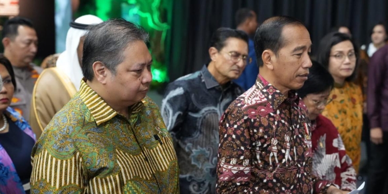 Jokowi Sebut Posisi Airlangga di Kabinet Aman