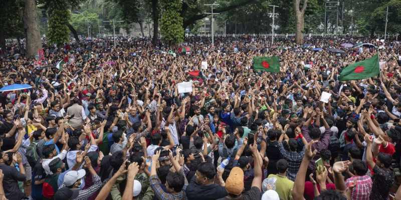 Usai Kuota PNS, Ribuan Warga Minta PM Bangladesh Mundur