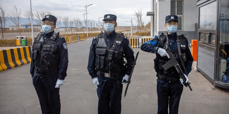 Di Xinjiang 70 Pejabat Bermuka Dua Ditangkap