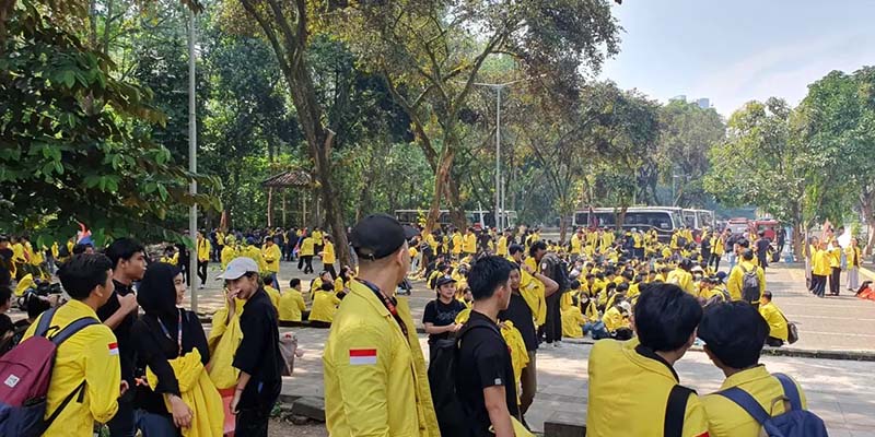 Kawal Putusan MK, 1.100 Mahasiswa UI Geruduk Gedung DPR