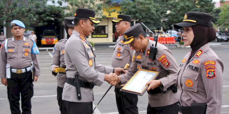 17 Anggota Polresta Bandar Lampung Terima Penghargaan