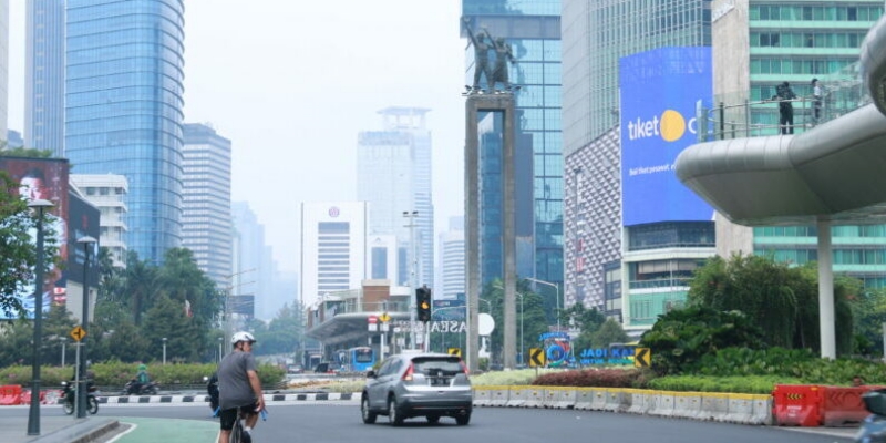 Jakarta Dominan Berawan, Hujan Ringan Malam Hari